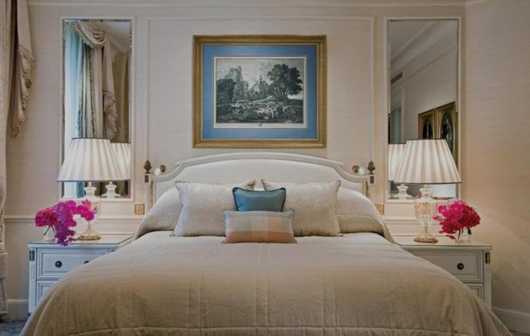 Empress Madani Palace Hotel Surrey Bagian luar foto