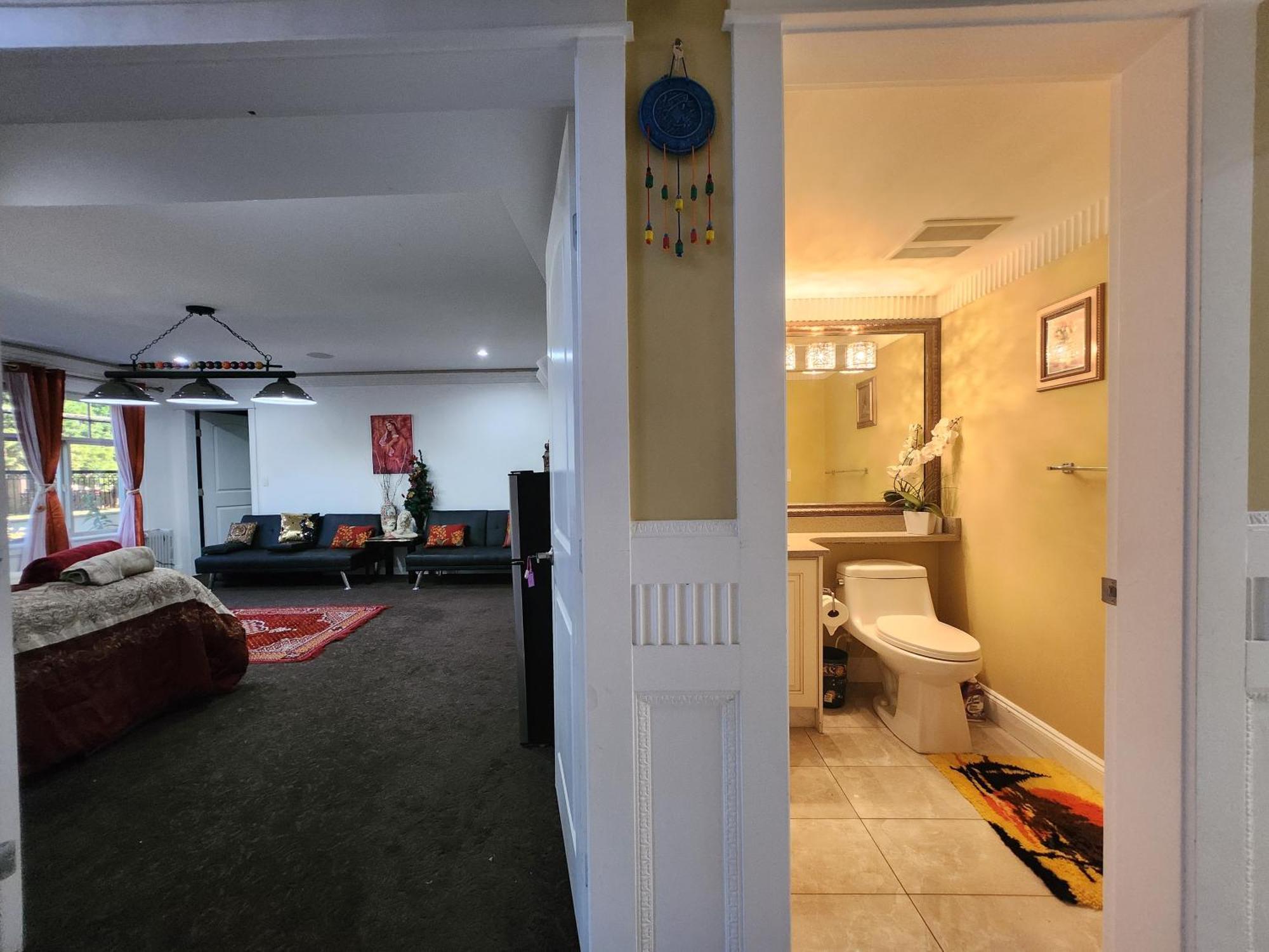 Empress Madani Palace Hotel Surrey Bagian luar foto
