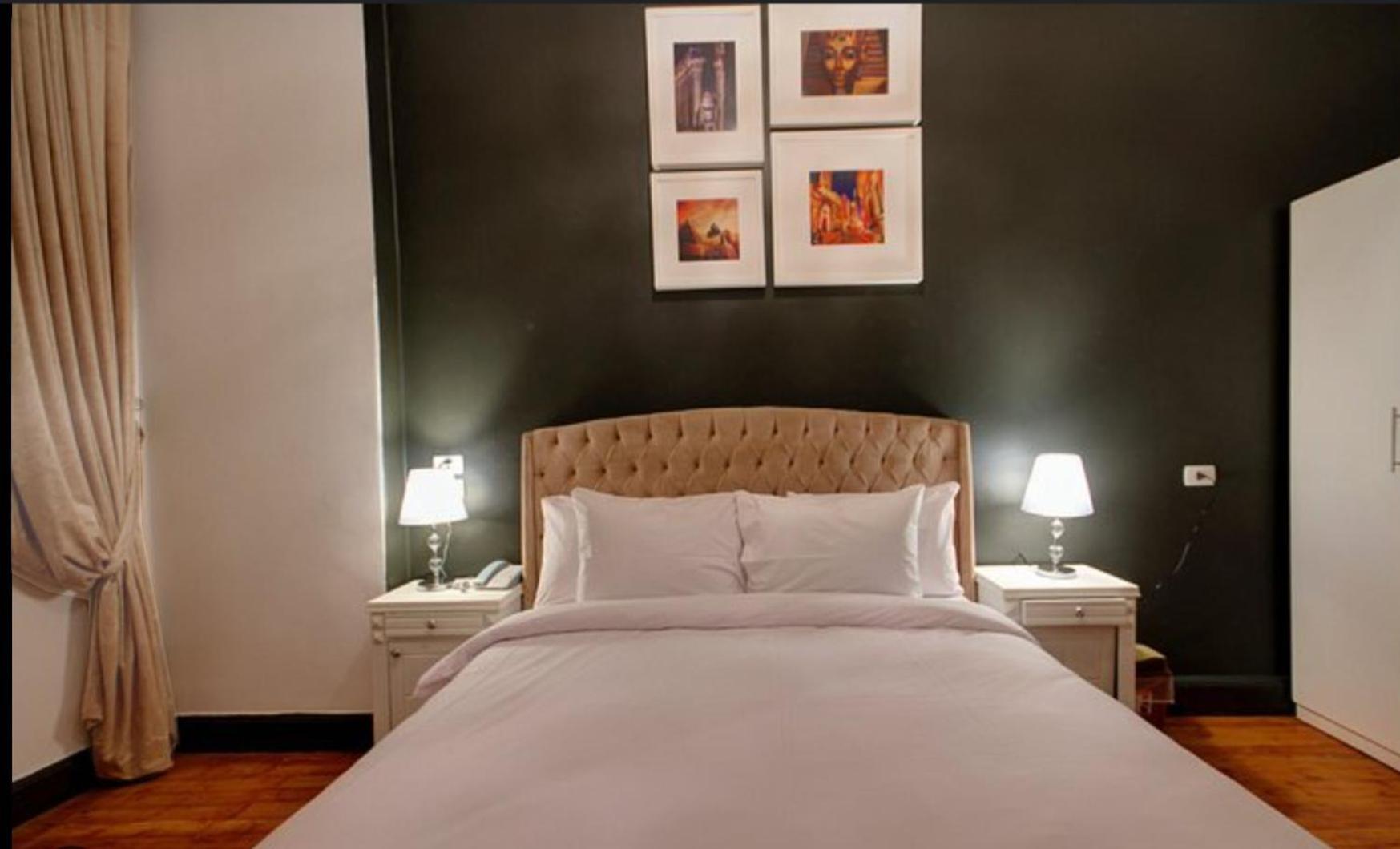 Empress Madani Palace Hotel Surrey Bagian luar foto