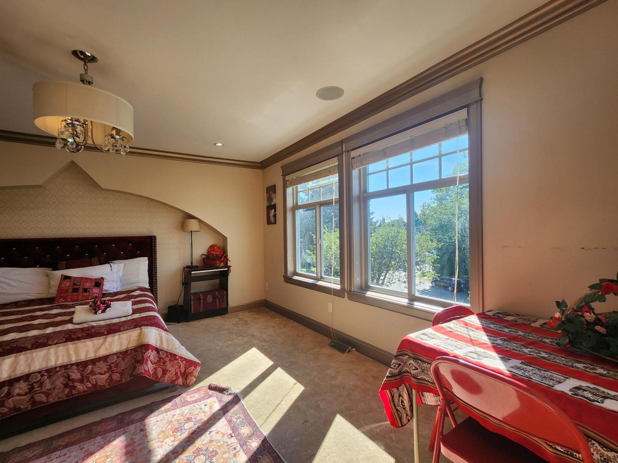 Empress Madani Palace Hotel Surrey Bagian luar foto